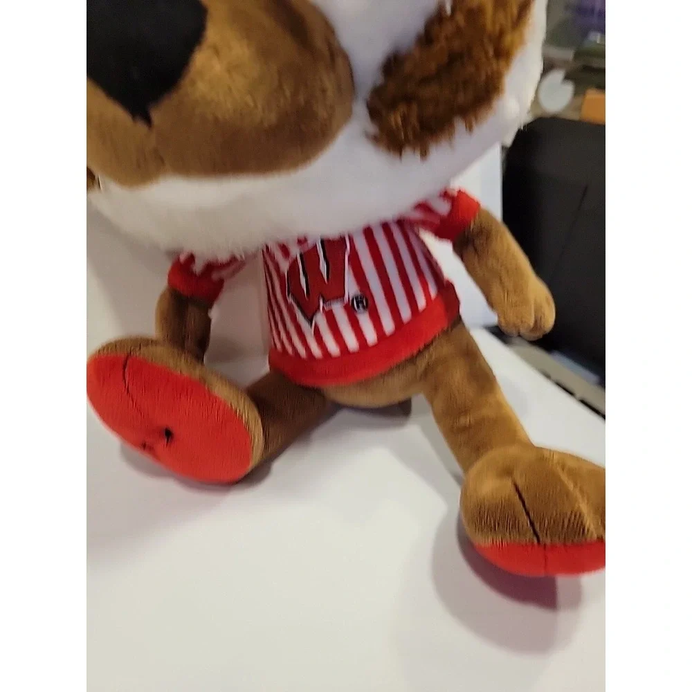 TEAM NERDS STUDY BUDDY UNIV OF WISCONSIN‎ PLUSH BUCKY BADGER 2011